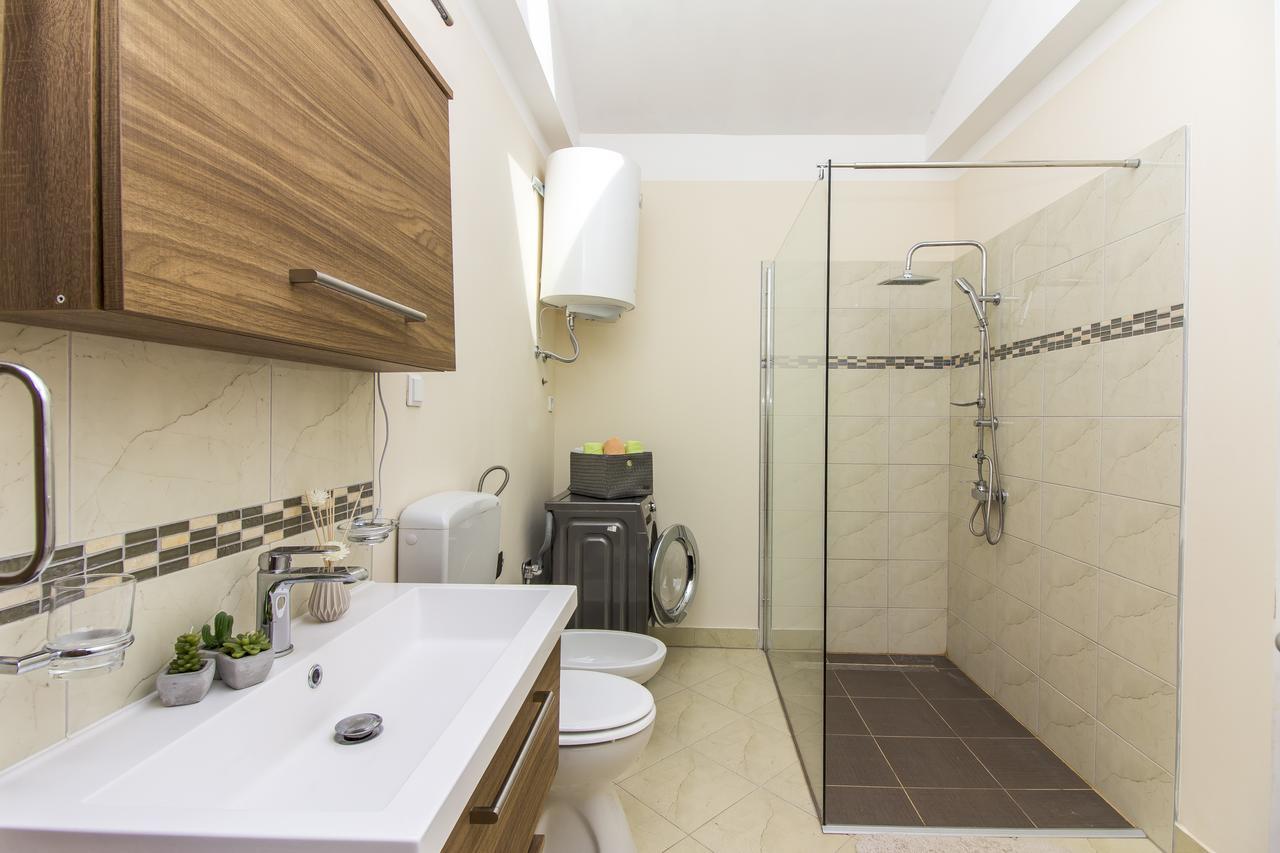Apartman Maxim Apartment พูลา ภายนอก รูปภาพ