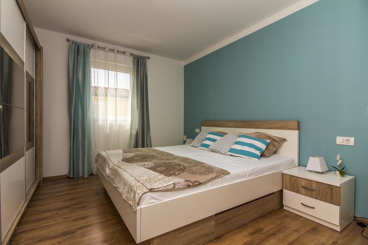 Apartman Maxim Apartment พูลา ภายนอก รูปภาพ